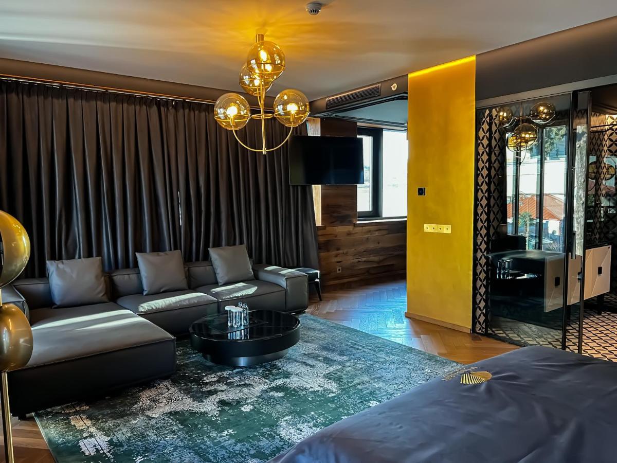 Mandarin Club House Hotel Batumi Exterior foto