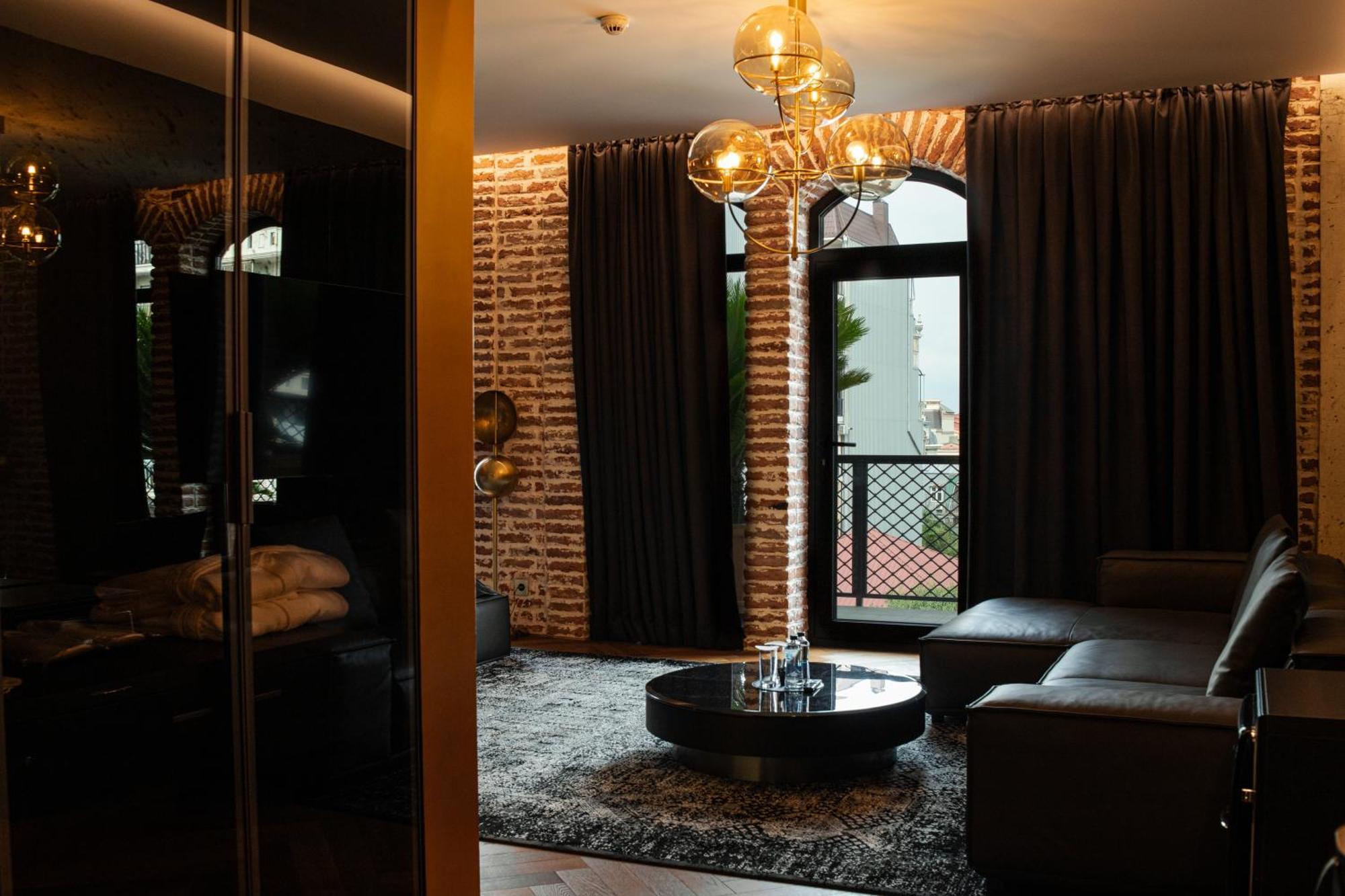 Mandarin Club House Hotel Batumi Exterior foto